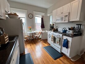 96 Columbia St, Unit 3B in Cambridge, MA - Building Photo