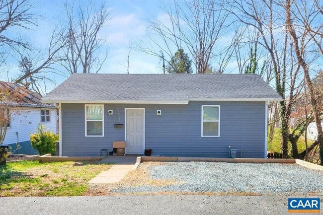1304 Poplar St in Charlottesville, VA - Foto de edificio - Building Photo