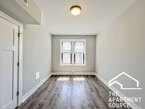 1128 Maple Ave, Unit 2 in Evanston, IL - Building Photo - Building Photo