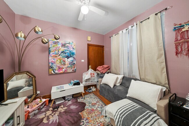 2420 S Oakley Ave in Chicago, IL - Building Photo - Building Photo