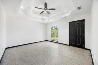 16 South Dr in Pharr, TX - Foto de edificio - Building Photo