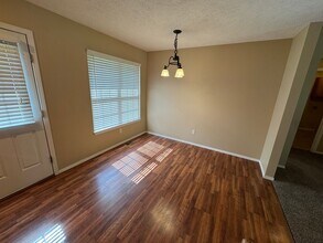 1658 N Pigeon Rd in Nixa, MO - Building Photo - Building Photo