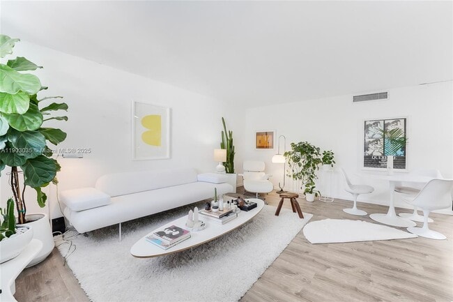 301 Jefferson Ave in Miami Beach, FL - Building Photo - Building Photo