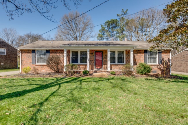 5413 Country Dr in Nashville, TN - Building Photo - Building Photo
