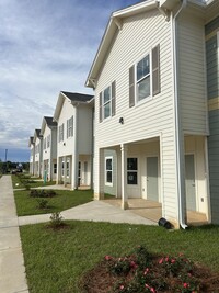 Las Colinas Townhomes in Foley, AL - Building Photo - Building Photo