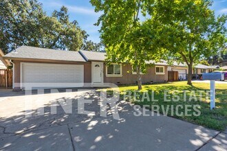 6128 Mariposa Ave in Citrus Heights, CA - Building Photo - Building Photo