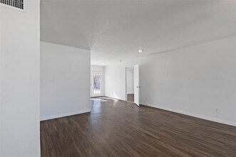 5648 Perrin St in The Colony, TX - Building Photo - Building Photo