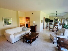 6760 Pelican Bay Blvd in Naples, FL - Building Photo