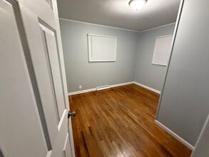 622 E Carpenter St in Iola, KS - Building Photo - Building Photo