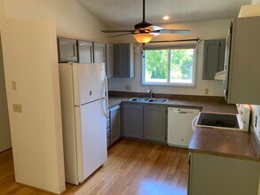 297 Country Club Rd in Eugene, OR - Building Photo - Building Photo