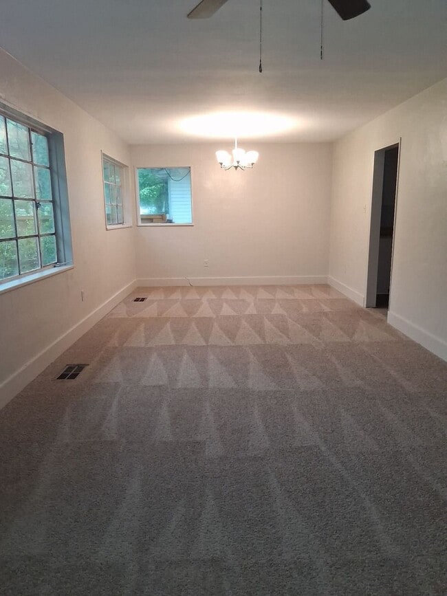 3122 Oak Forest Dr in Jackson, MS - Building Photo - Building Photo