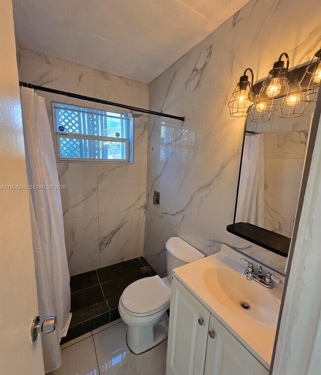 426 NW 14th Ave in Fort Lauderdale, FL - Building Photo - Building Photo