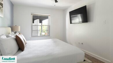 1225 E Pleasant Run Rd, Unit 703 in Desoto, TX - Foto de edificio - Building Photo