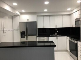 2000 Towerside Terrace in Miami, FL - Building Photo