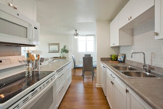 Concorde Apartments in Ottawa, ON - Building Photo - Building Photo