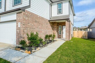 4212 McGregor Blf Ln in Conroe, TX - Building Photo - Building Photo