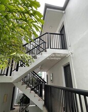 150 SW 10th St in Miami, FL - Building Photo - Building Photo