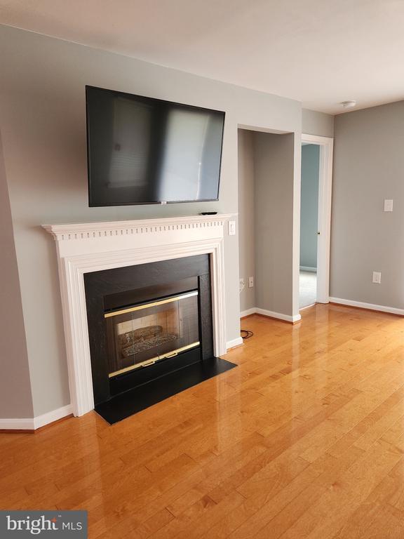 13107 Millhaven Pl in Germantown, MD - Building Photo - Building Photo
