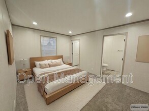 725 S 12th St in Bismarck, ND - Foto de edificio - Building Photo