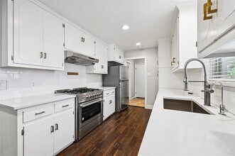 6820 E Mockingbird Ln in Dallas, TX - Building Photo - Building Photo