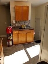 652 Wilson St, Unit UP B in Winona, MN - Building Photo - Building Photo