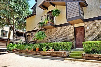 5630 Spring Valley Rd in Dallas, TX - Building Photo - Building Photo