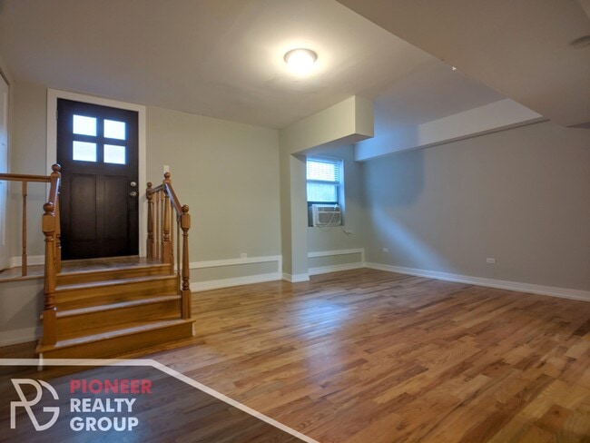 2822 N Mildred Ave, Unit 1 in Chicago, IL - Building Photo - Building Photo