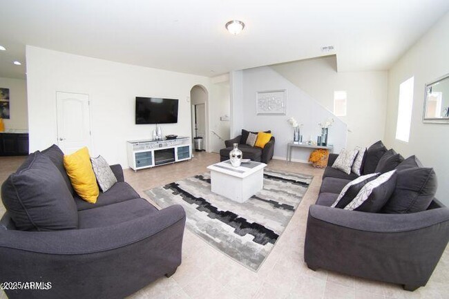 property at 4138 E Erie St
