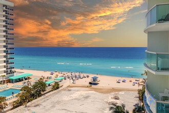 3801 S Ocean Dr in Hollywood, FL - Building Photo - Building Photo
