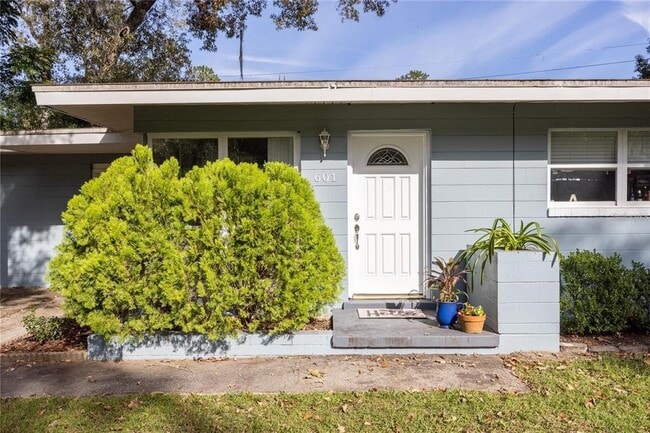 601 NW 34th Ter in Gainesville, FL - Building Photo - Building Photo