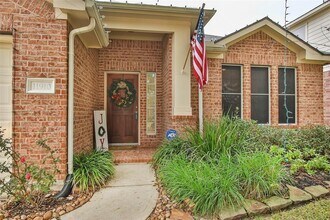 11910 Canyon Falls Dr in Tomball, TX - Foto de edificio - Building Photo