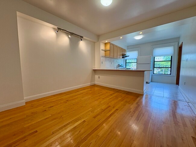 49 Dwight St, Unit 2