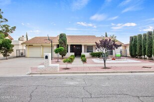 11625 Cedar Crest Dr in El Paso, TX - Building Photo