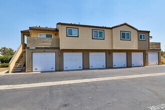 5022 Los Morros Way in Oceanside, CA - Building Photo - Building Photo