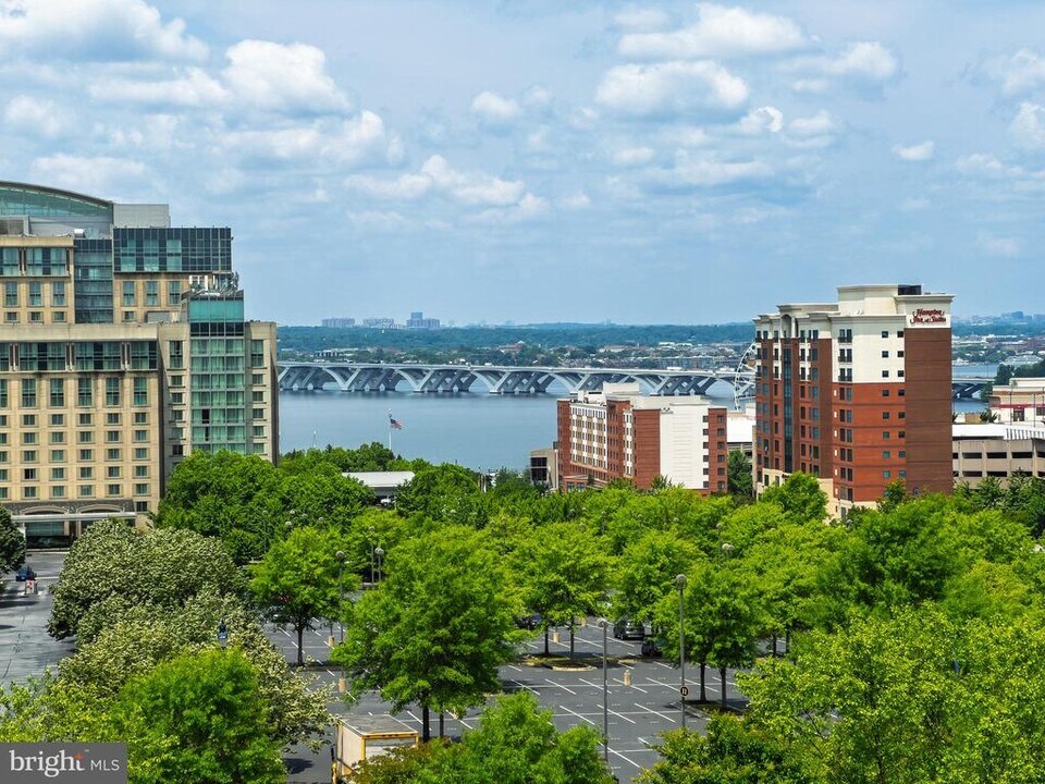510 Overlook Park Dr in Oxon Hill, MD - Building Photo