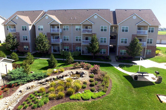 Villas At Crystal Lake in Swansea, IL - Foto de edificio - Building Photo