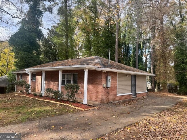 property at 2191 Beecher Cir SW