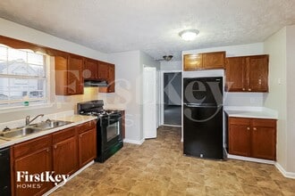 6206 Amberly Rd in Rex, GA - Building Photo - Building Photo