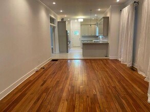 1093 Kirkwood Ave SE in Atlanta, GA - Foto de edificio - Building Photo