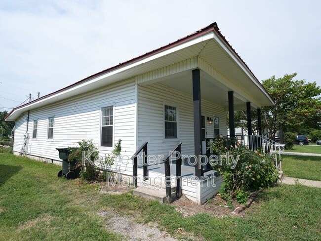 323 E Will Rogers Blvd in Claremore, OK - Foto de edificio - Building Photo