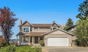 12424 NE 169th St in Woodinville, WA - Building Photo