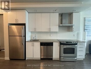 2221-165 Legion Rd N in Toronto, ON - Building Photo - Building Photo