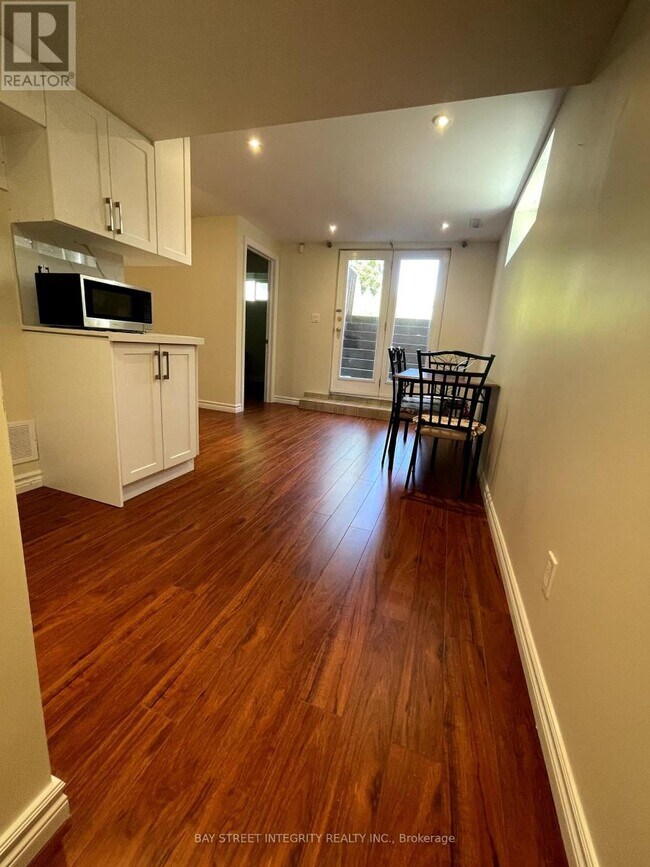 320 Drewry Ave in Toronto, ON - Building Photo - Building Photo