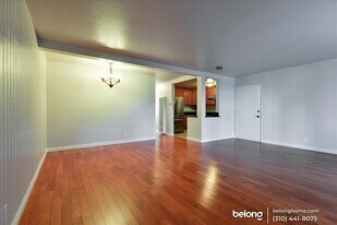 4903 Indian Wood Rd, Unit 109 in Culver City, CA - Building Photo