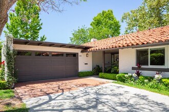 302 Esplanade in Newport Beach, CA - Building Photo - Building Photo
