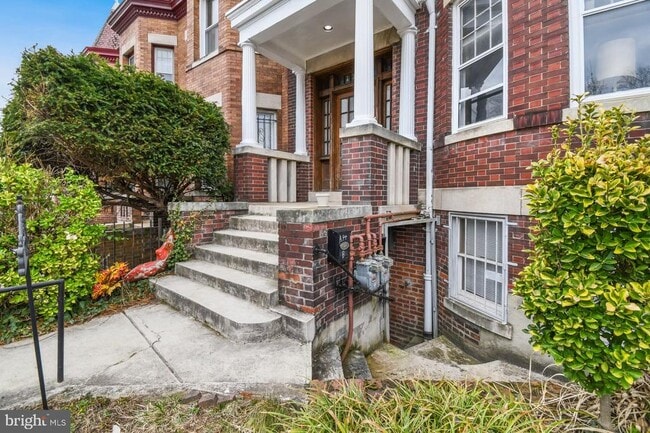 property at 1118 Girard St NW