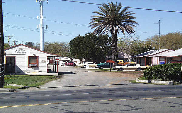 Southside Apartments & RV Park in Sacramento, CA - Foto de edificio - Building Photo