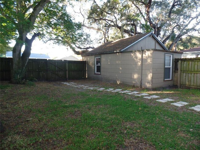 3544 Dartmouth Ave N in St. Petersburg, FL - Building Photo - Building Photo