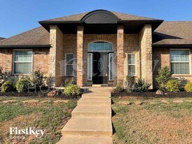 3320 Valley Meadow in Norman, OK - Building Photo