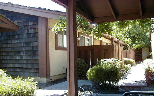 267 Tabor Ave in Fairfield, CA - Building Photo